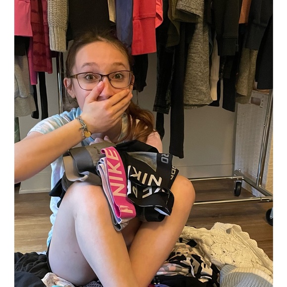 $3 Starts! Lululemon & NIKE Live Show! - Picture 3 of 4